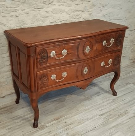 Commode sauteuse en noyer. – Image 2
