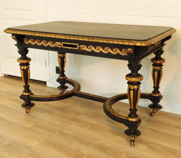 Table Napoléon III noire et or